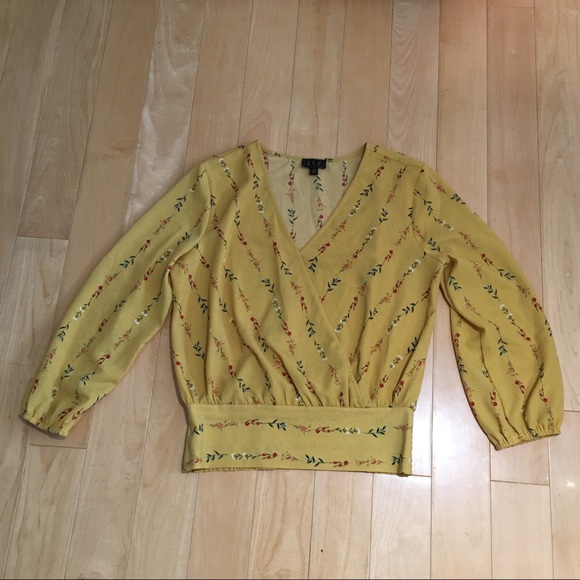 OLM Tops - Women’s long sleeve in floral print.